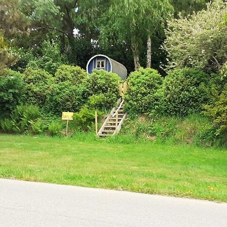ホテル Retraite Rustique En Bordure De Foret A La Campagne Belle-Isle-en-Terre エクステリア 写真